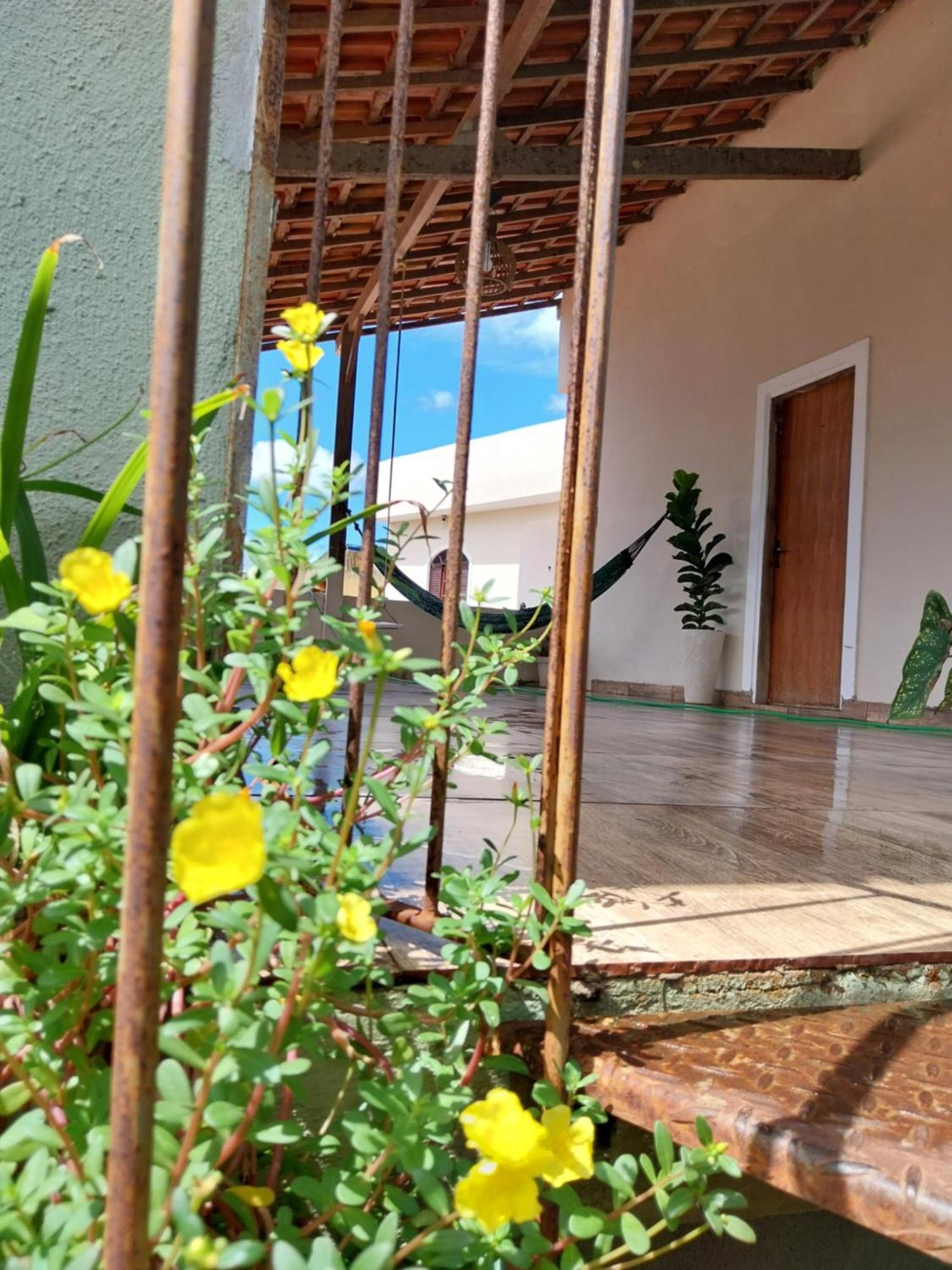 Casa ampla com Wi-Fi e garagem para dois veículos Campos dos Goytacazes Exterior foto